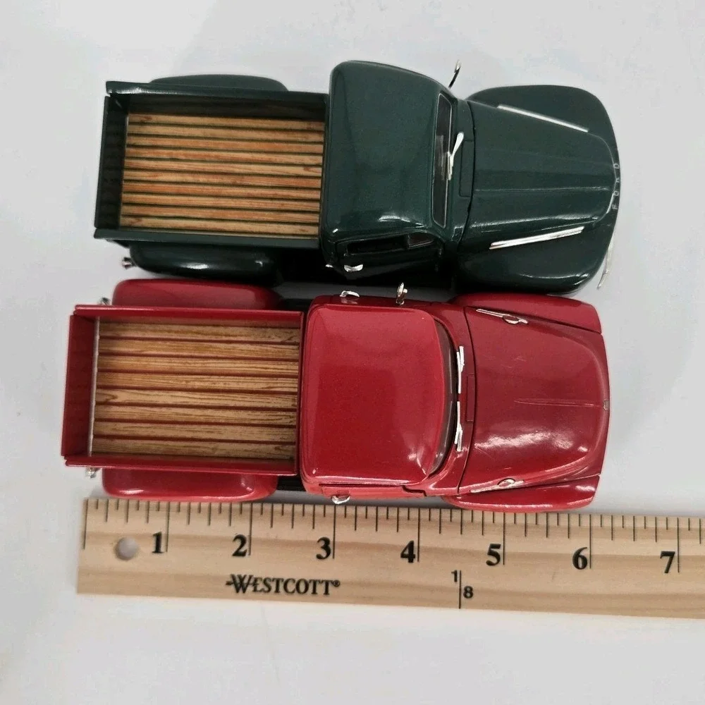 National Motor Museum Mint 1948 F-1 1956 F-100 Ford Trucks 1:32 Diecast 1113HS